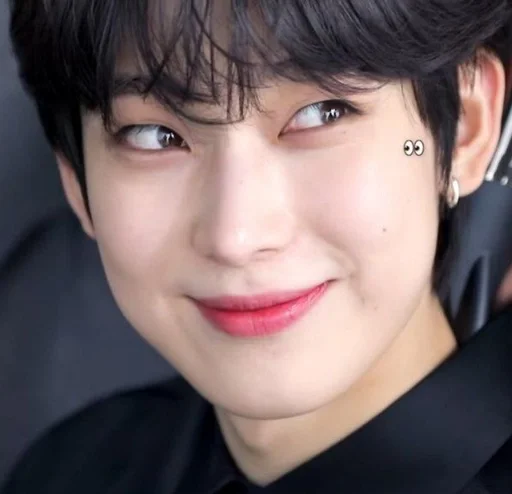 person human face eyebrow