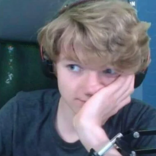 Sticker томми лох - 9