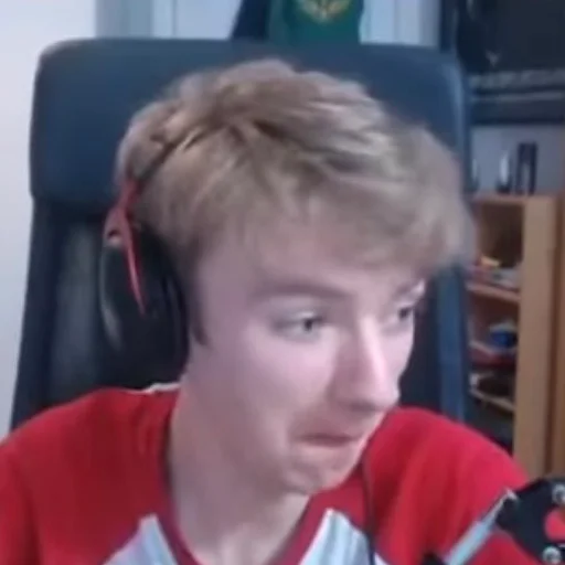 Sticker томми лох - 1