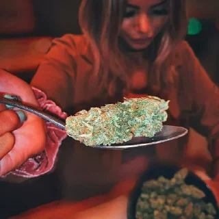 Стикер mpemi cymки 18+ @tretisutki - 2