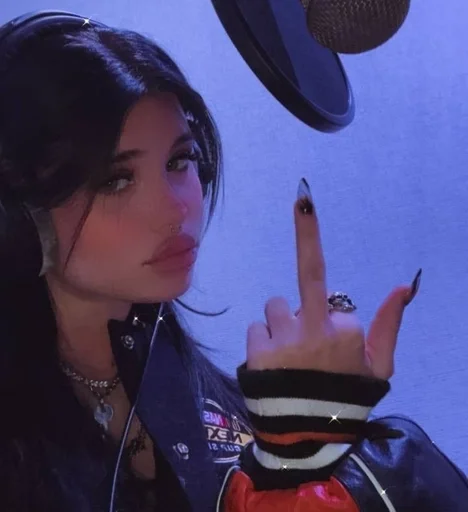 &#x447;&#x435;&#x43B;&#x43E;&#x432;&#x435;&#x447;&#x435;&#x441;&#x43A;&#x43E;&#x435; &#x43B;&#x438;&#x446;&#x43E; &#x427;&#x435;&#x43B;&#x43E;&#x432;&#x435;&#x43A; &#x43E;&#x434;&#x435;&#x436;&#x434;&#x430;