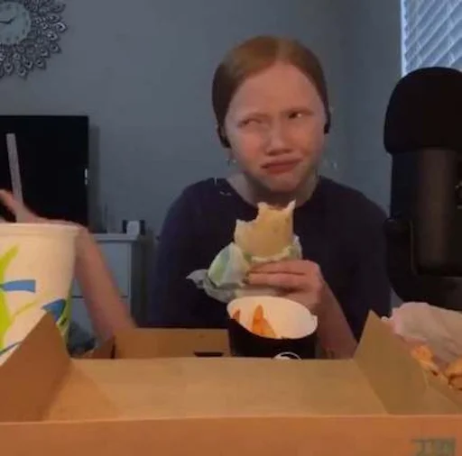 Человек комнатный фаст-фуд