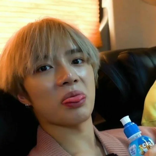 Человек человеческое лицо бутылка