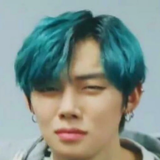 Человек шиньон одежда