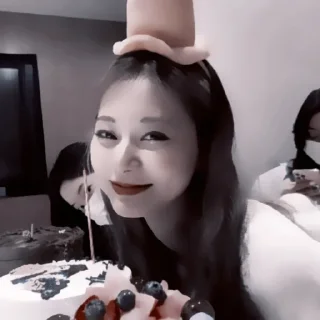 Стикер – ` 🫐 , tzuyu by - @vvloco - 7