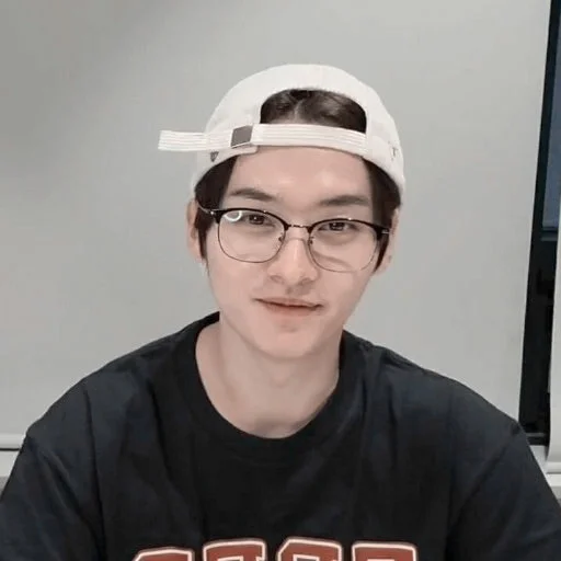 Стикер Minho @ukrsquirrel - 11