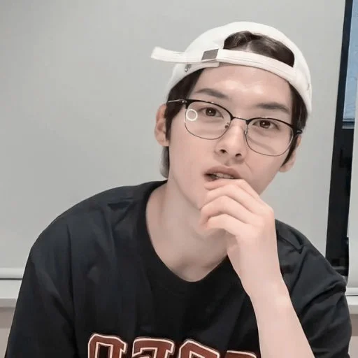 Стикер Minho @ukrsquirrel - 10