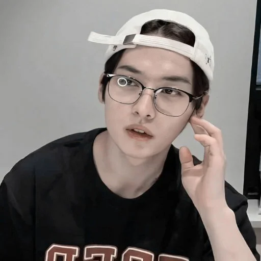 Стикер Minho @ukrsquirrel - 2