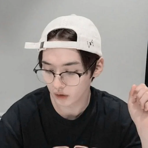 Стикер Minho @ukrsquirrel - 0