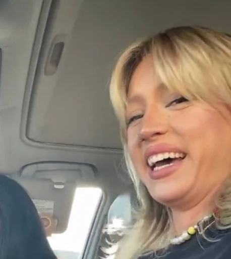 Человек человеческое лицо улыбаться