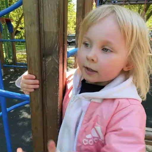 человеческое лицо ребёнок одежда