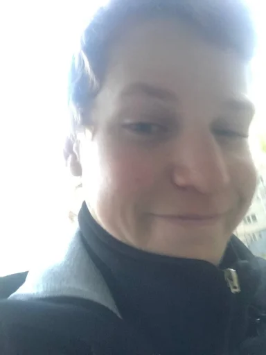 весёлый как смысл жизни💃 @MoiStikiBot - 