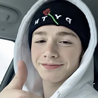 Стикер Vincent As Payton Moormeier - 2