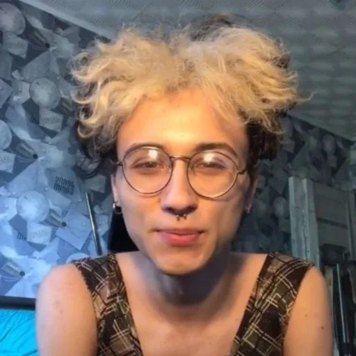 влад от @yumekokrosh - Человек