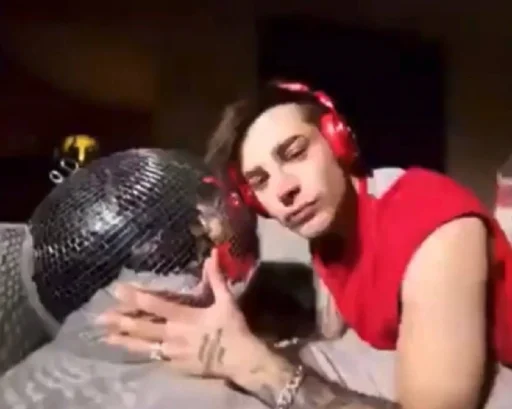 Стикер vlustra - 1