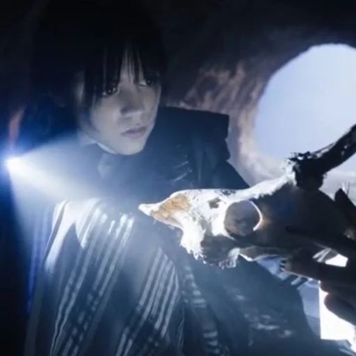 Sticker уэнсдэй аддамс ван лав - 11