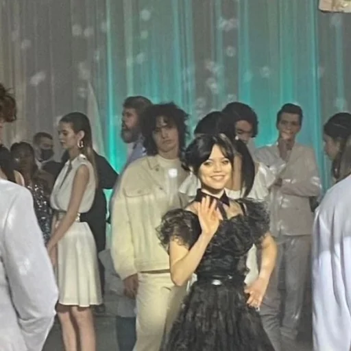 Sticker уэнсдэй аддамс ван лав - 0