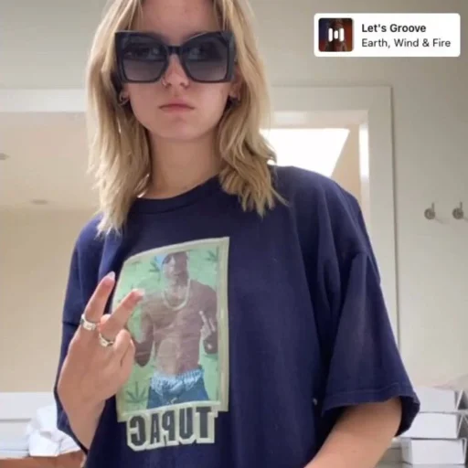 Стикер от бабки вики - 6