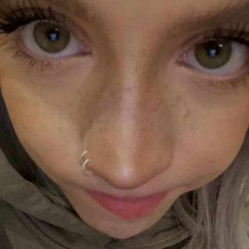 Стикер от бабки вики - 1