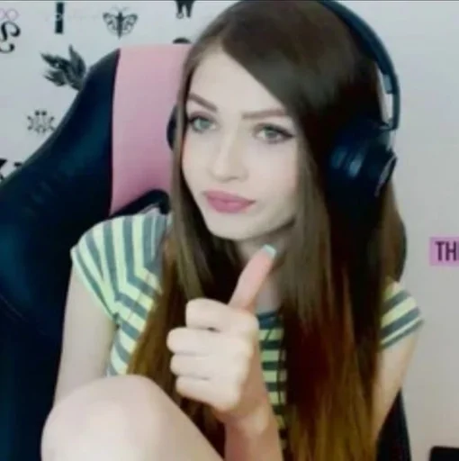 Человек человеческое лицо длинные волосы