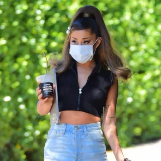 Стикер Ariana Grande 🧁 ; @HyalineWings - 3