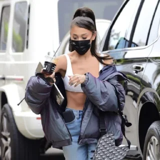 Стикер Ariana Grande 🧁 ; @HyalineWings - 10