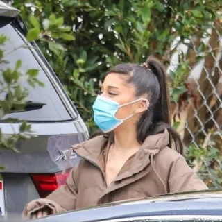 Стикер Ariana Grande 🧁 ; @HyalineWings - 0