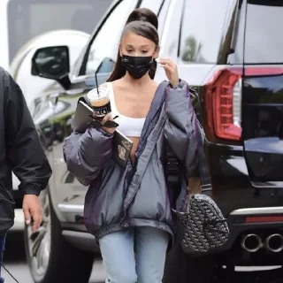 Стикер Ariana Grande 🧁 ; @HyalineWings - 5