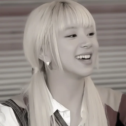 :; 𝖼𝗁𝖺𝖾𝗒𝗈𝗎𝗇𝗀 @xiroe - человеческое лицо