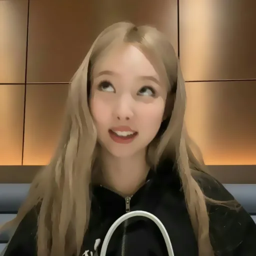 ((👒)nayeon ›› by @doughnuthelpp - 