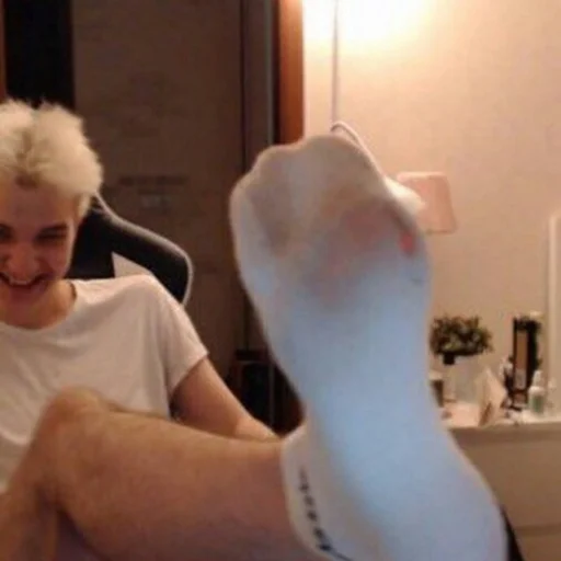 Человек комнатный стена