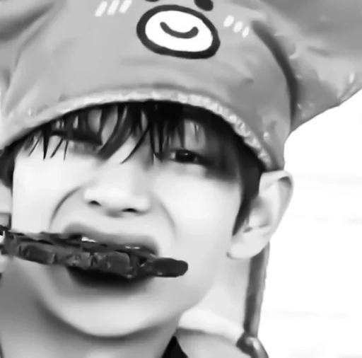 Sticker чб тэхён @helpjeyy :: @fStikBot - 6