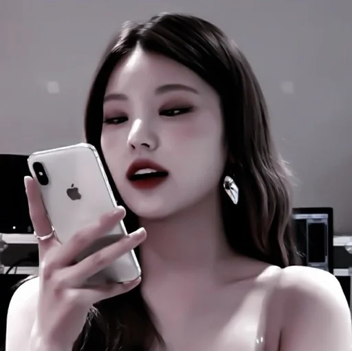 Человек мобильный телефон комнатный