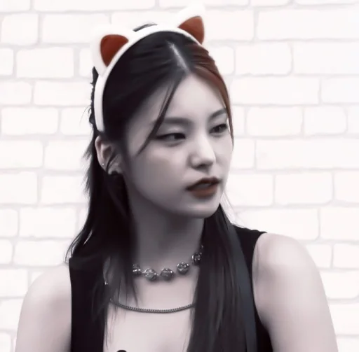 ˖ ་. YEJI ! ? ★ ▸ by @lomicor - 