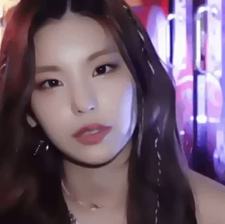 Стикер 유 . . yeji @expressmoonst ! - 0