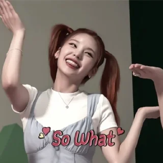 Sticker ✹ ?! 𝘮𝘰𝘰𝘥 :; 🎶 yeji by @solariwx - 2