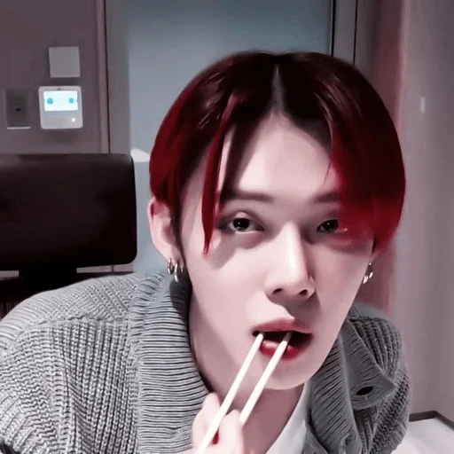 Sticker #𝐥𝐢𝐯𝐞: yeonjun 180421 ;: by @paradismaudit - 9