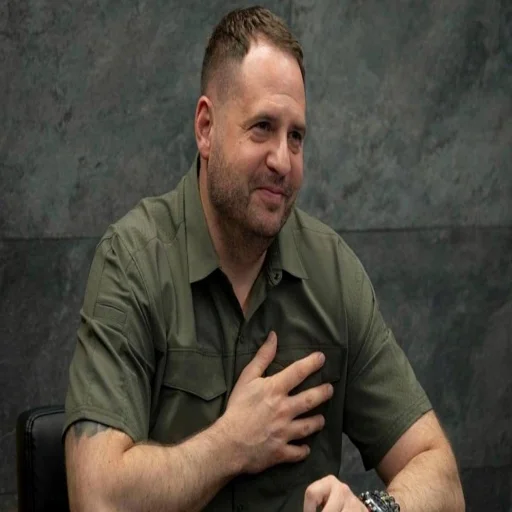 Стикер yermak - 1