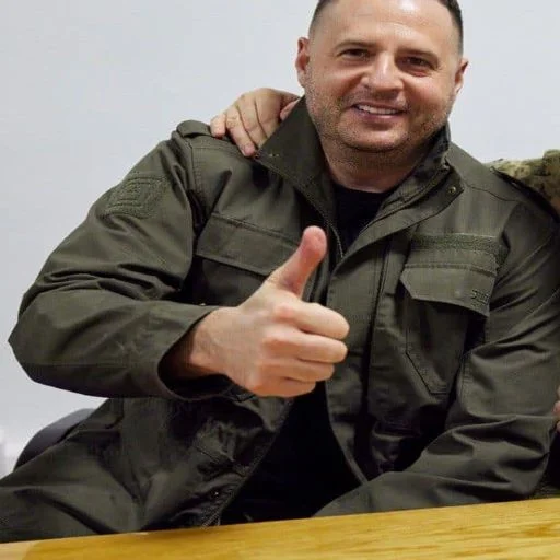 Стикер yermak - 1