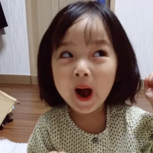 Sticker ylay by @fStikBot - 1