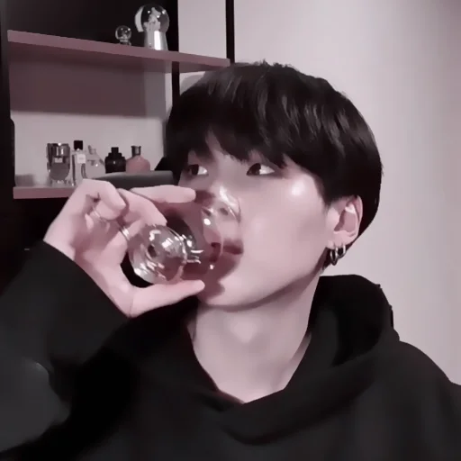 Человек комнатный стена