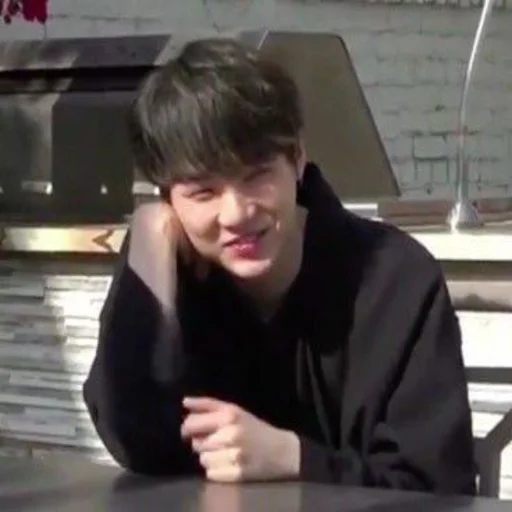 𝙔𝙤𝙤𝙣𝙜𝙞. @virtstik - Человек