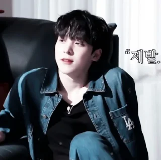 Стикер 🤖 - 𝐲𝐮𝐧𝐡𝐨`. | @pecjuwr - 0