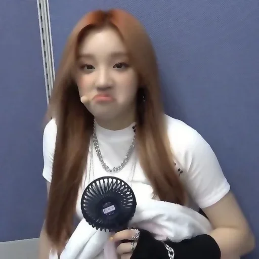 Стикер (🐋)) yuqi @lilacstckrs - 9