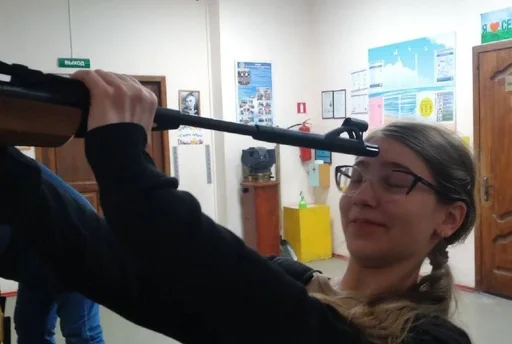 Человек одежда оружие