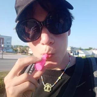 Sticker 🧔‍♂️ - 1